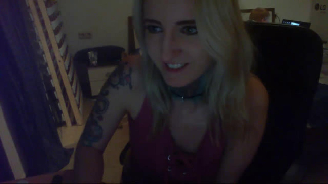 youngmilfhot