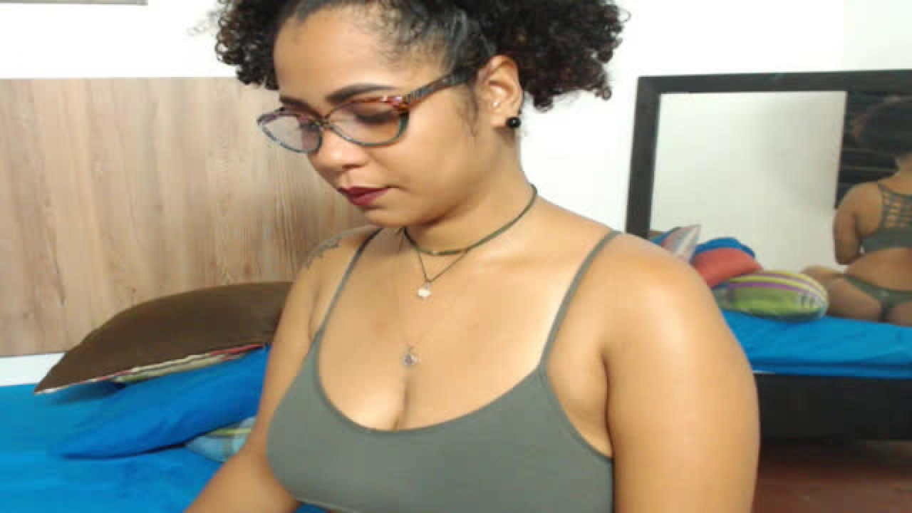 Nasha_moore MyFreeCams [2018-04-19 07:17:17]