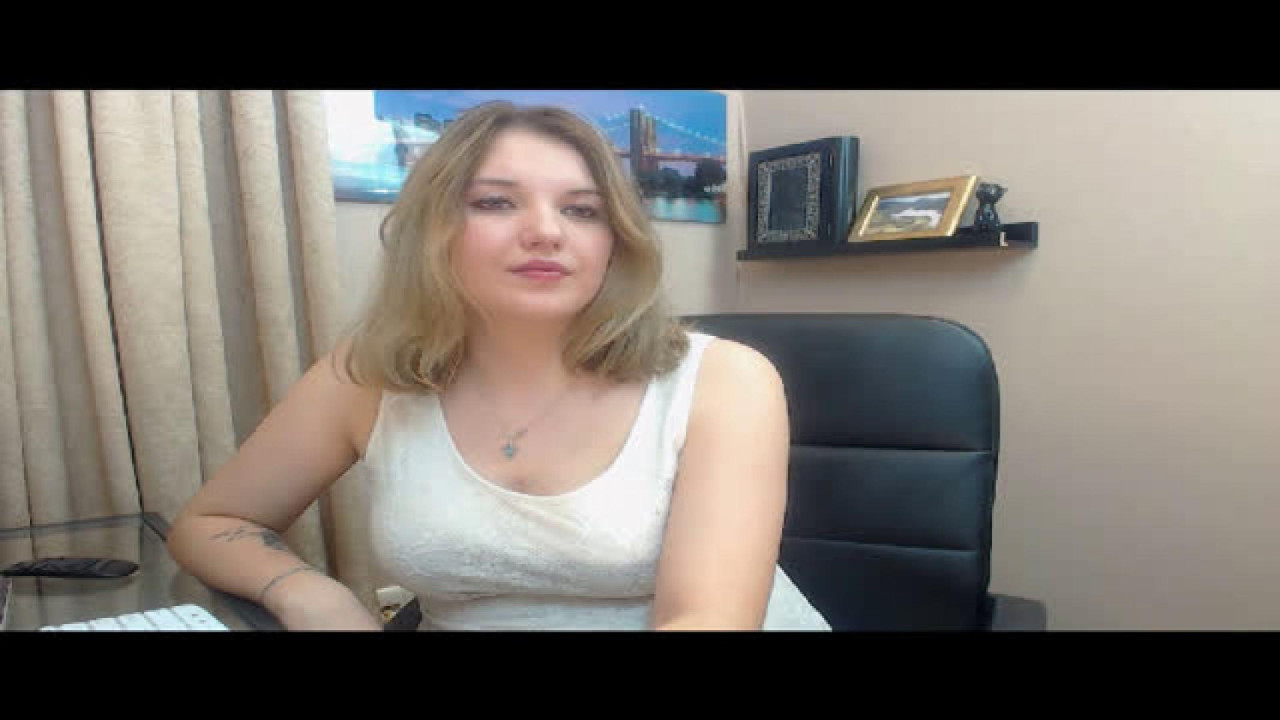 LindaURich MyFreeCams [2018-04-18 19:21:14]
