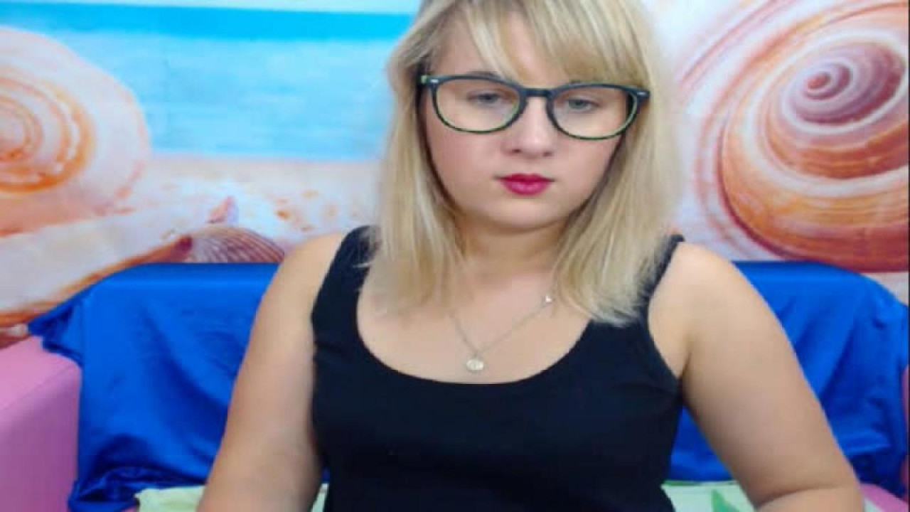 kissholly