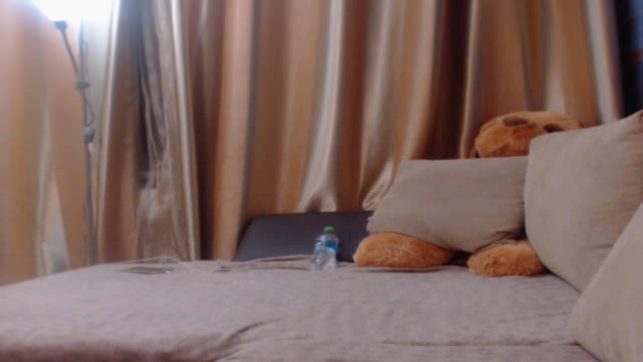 Milky_Kat MyFreeCams [2018-01-14 21:15:23]