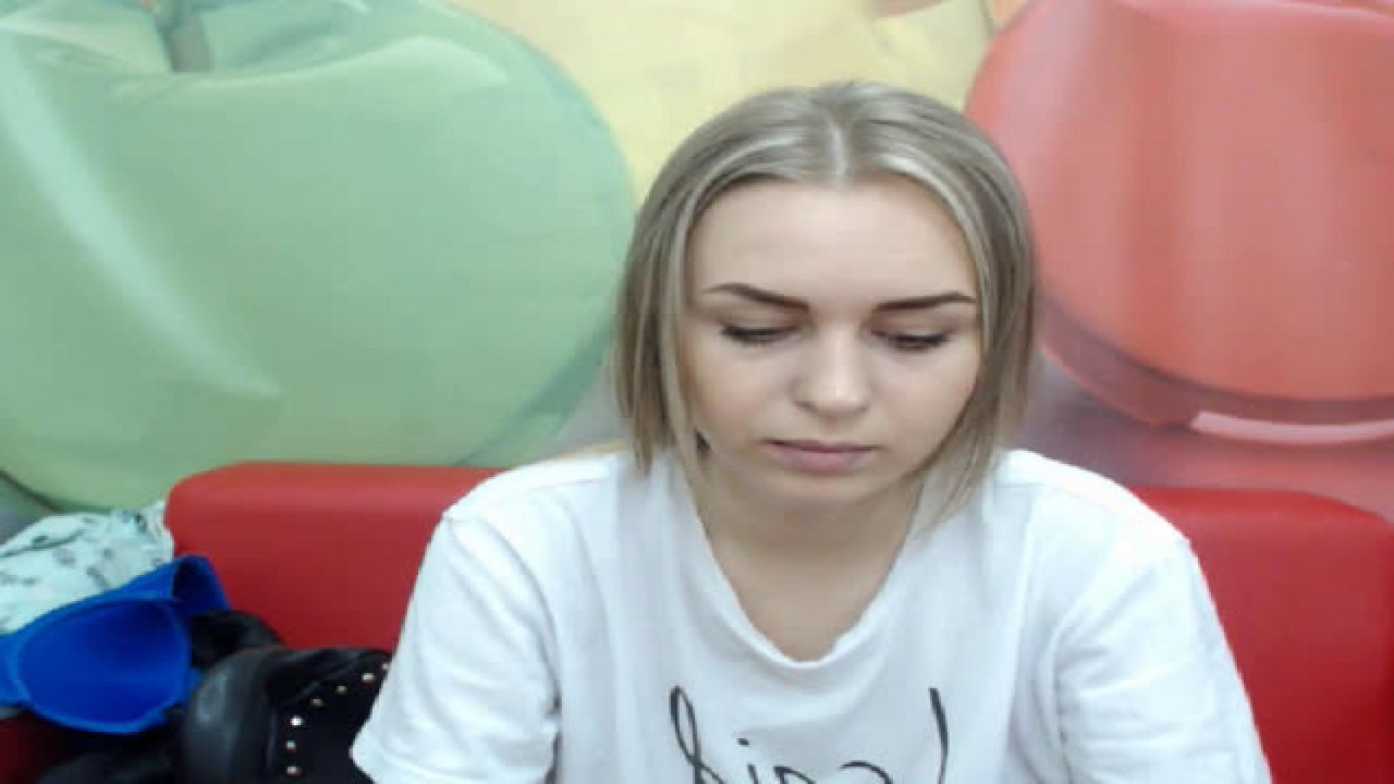 KiraNiceee MyFreeCams [2018-01-30 04:00:39]