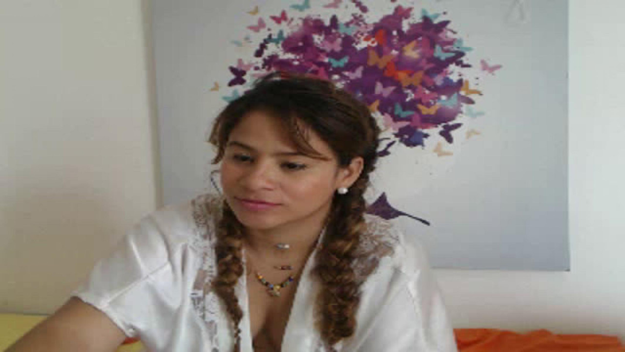 LatinMaid [2017-11-20 16:25:28]