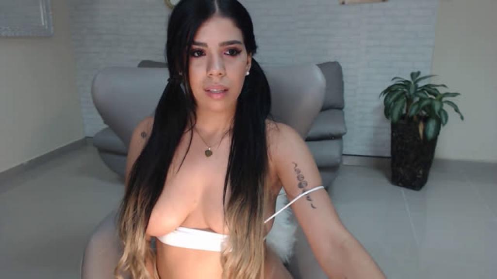 lauravegax