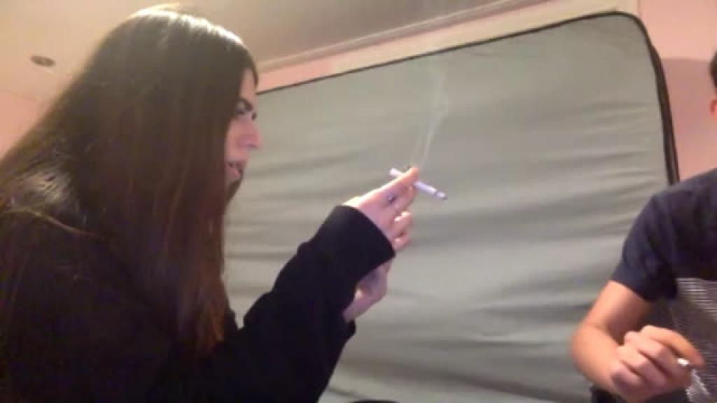 laurathesexybitch [2019-12-27 06:35:57]