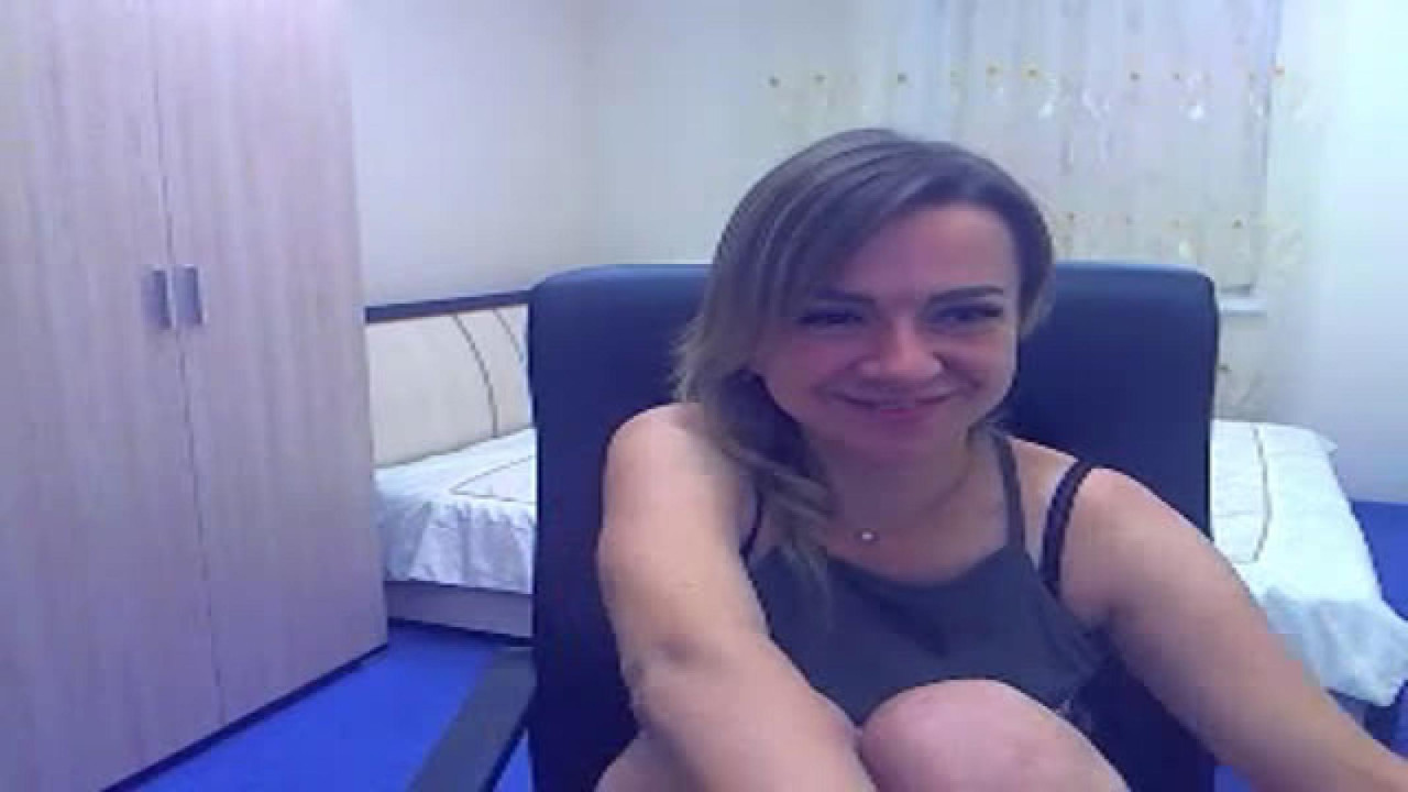 BlueMagic_19 MyFreeCams [2018-05-03 02:11:25]