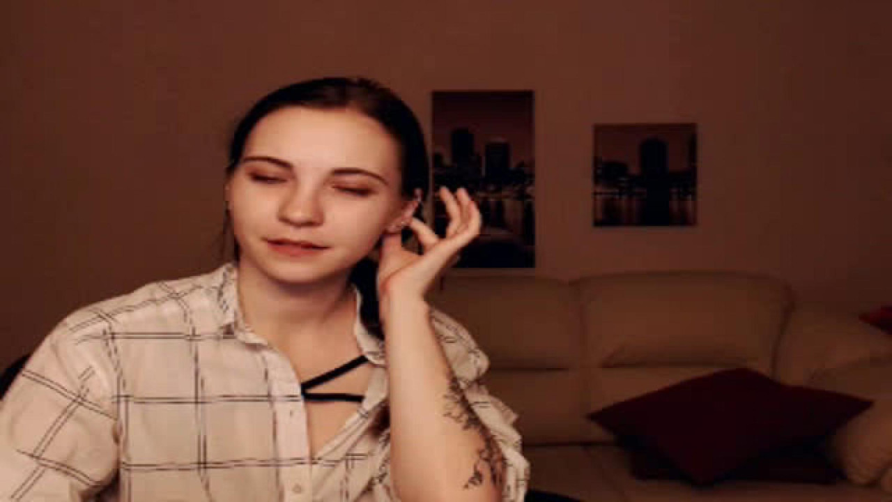 Sarinnan MyFreeCams [2018-02-04 04:22:41]