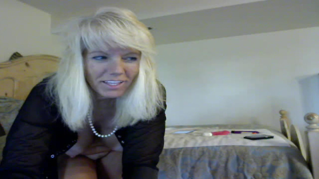 MamaBarbie MyFreeCams [2017-10-20 20:20:25]