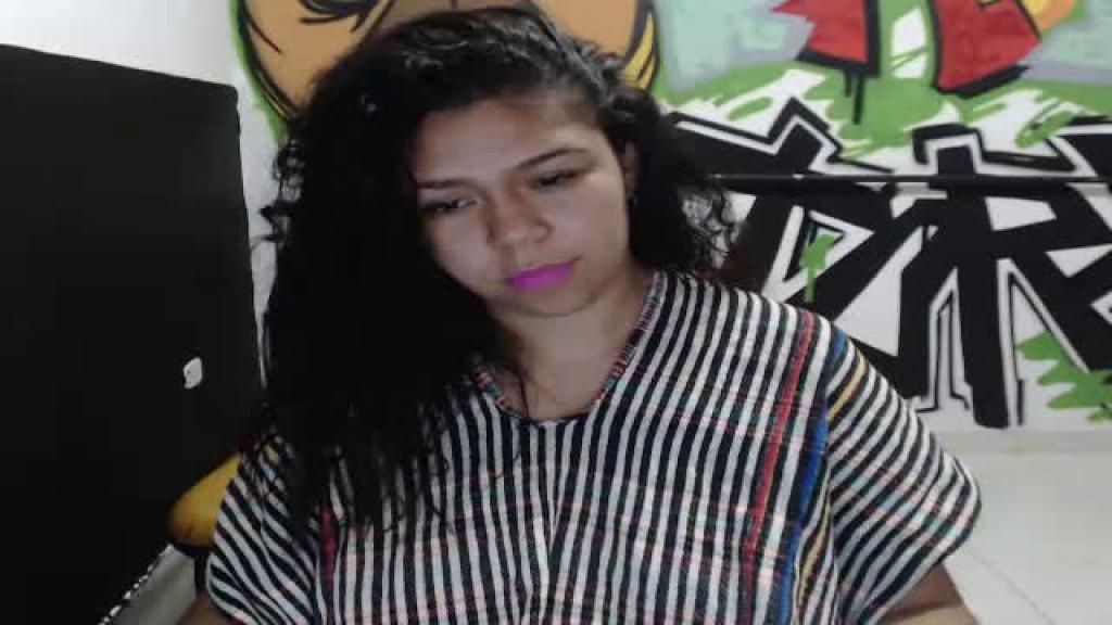 lola_tits