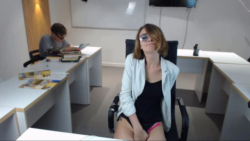 limerenceinporn [2019-07-31 16:01:39]