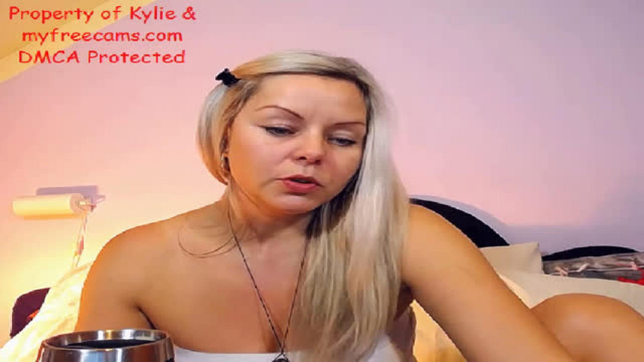 BlondeKylie [2017-11-19 22:05:25]