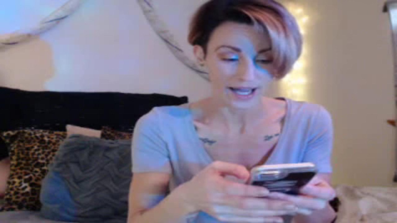 Sexxybetty33 [2017-12-28 21:30:23]