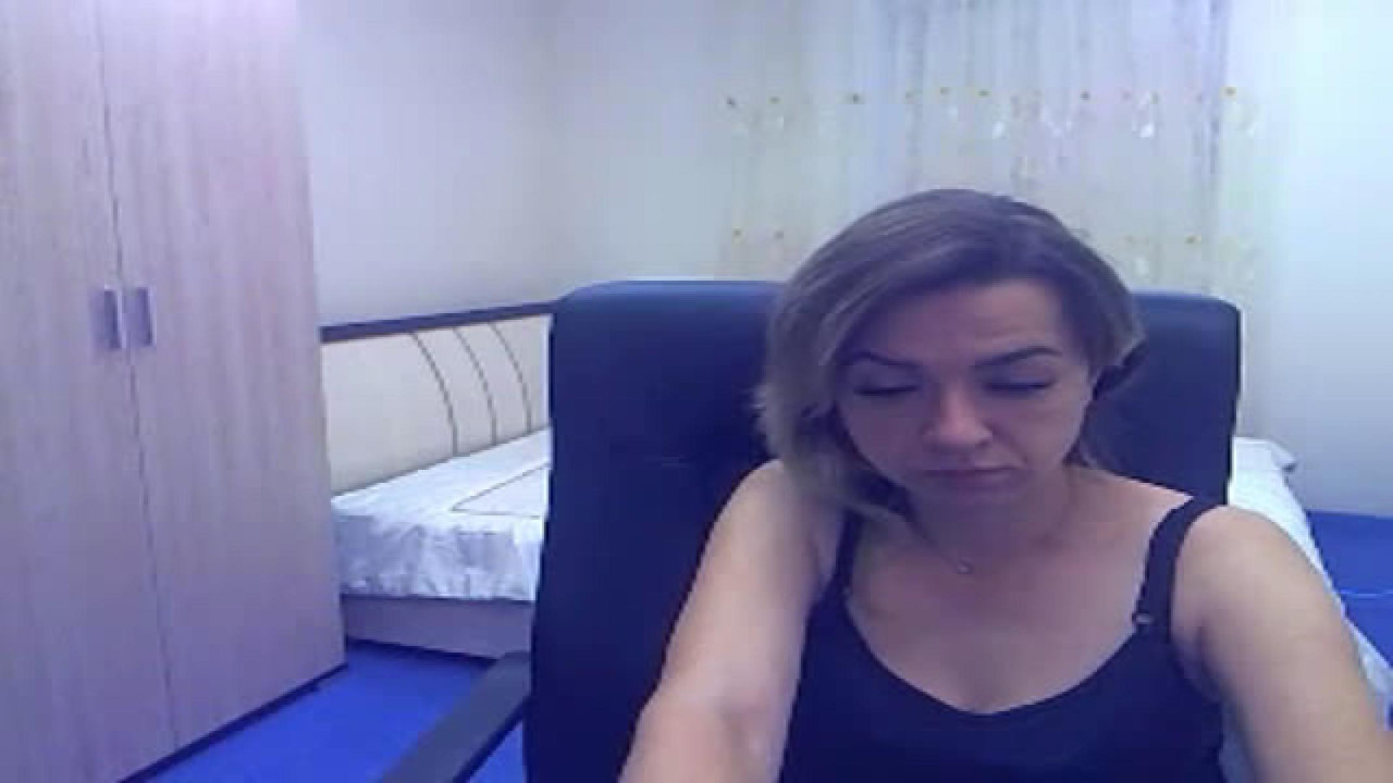 BlueMagic_19 MyFreeCams [2018-04-30 22:58:05]
