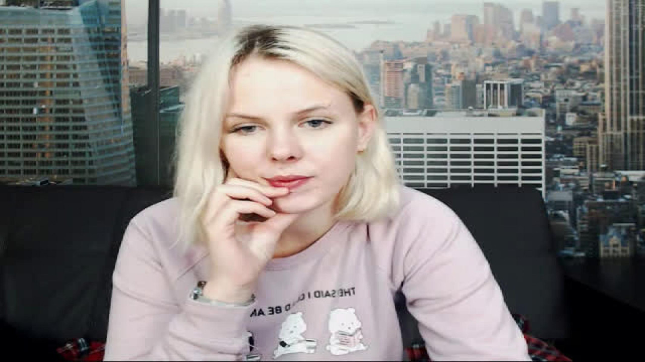 AdriannaCruzz MyFreeCams [2018-06-03 08:55:26]