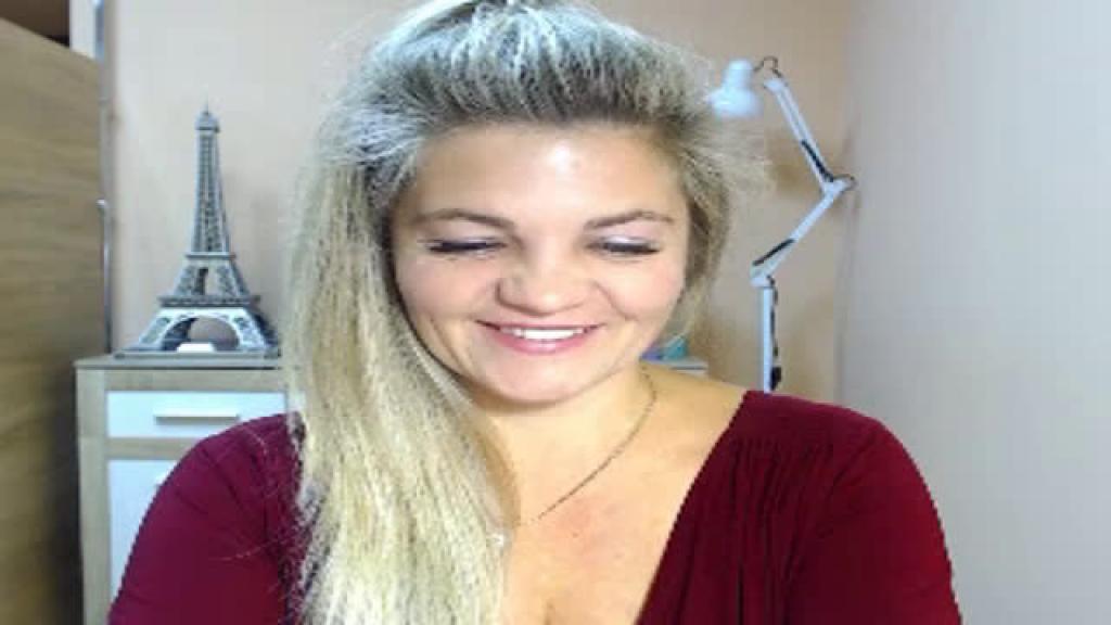 Chat_W_Blonde [2019-09-28 03:59:38]