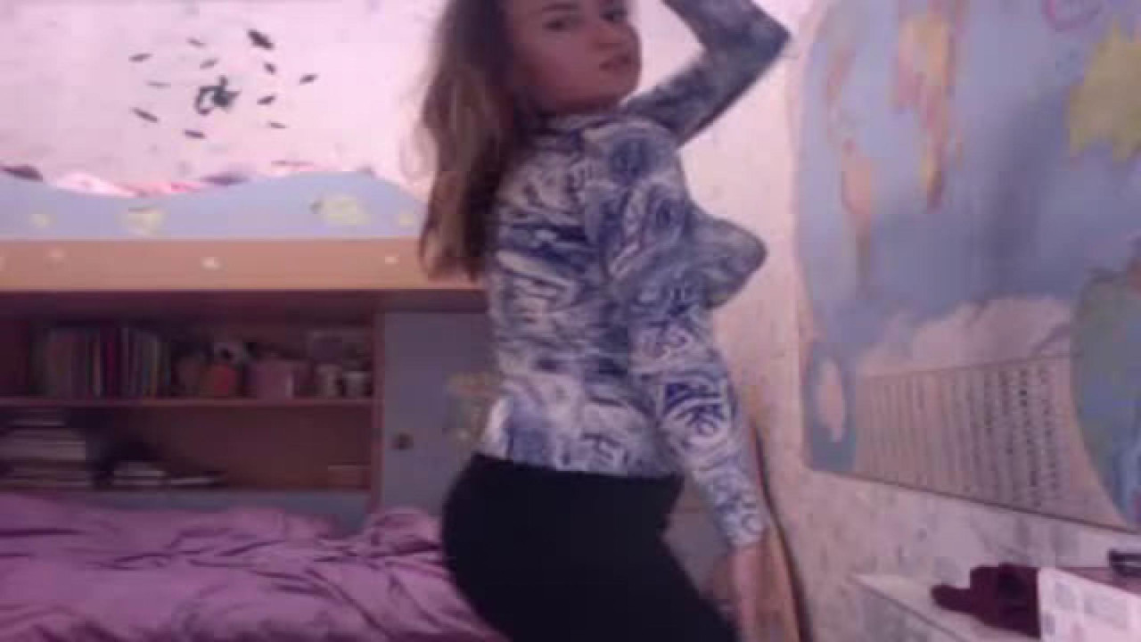 alice_kiss