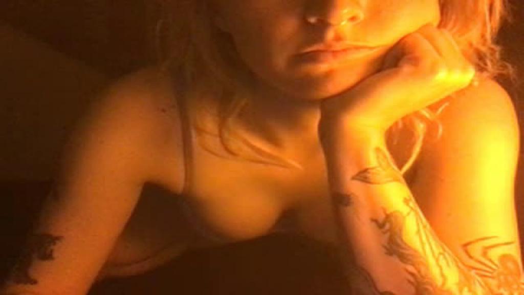 nakedsexyyoga