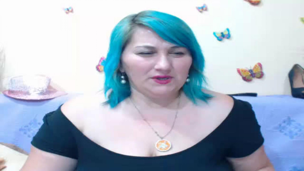 blonndybigboobs