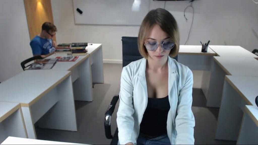 limerenceinporn [2019-07-28 12:25:27]