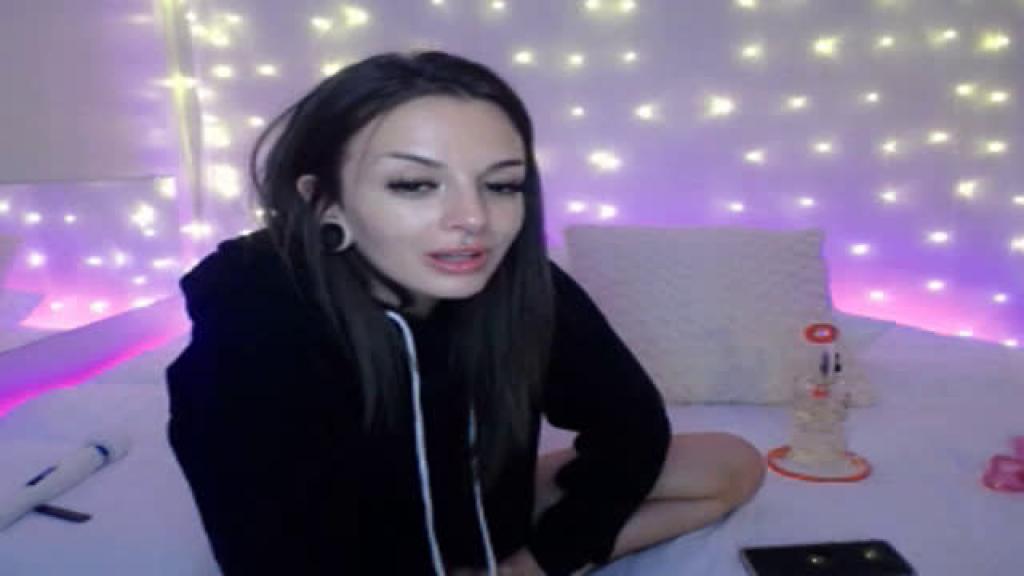 Willow_Mae [2019-07-12 08:00:51]