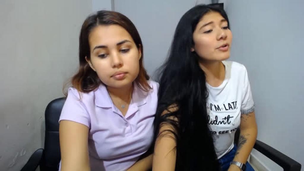 sara_and_angela [2019-12-02 21:31:15]