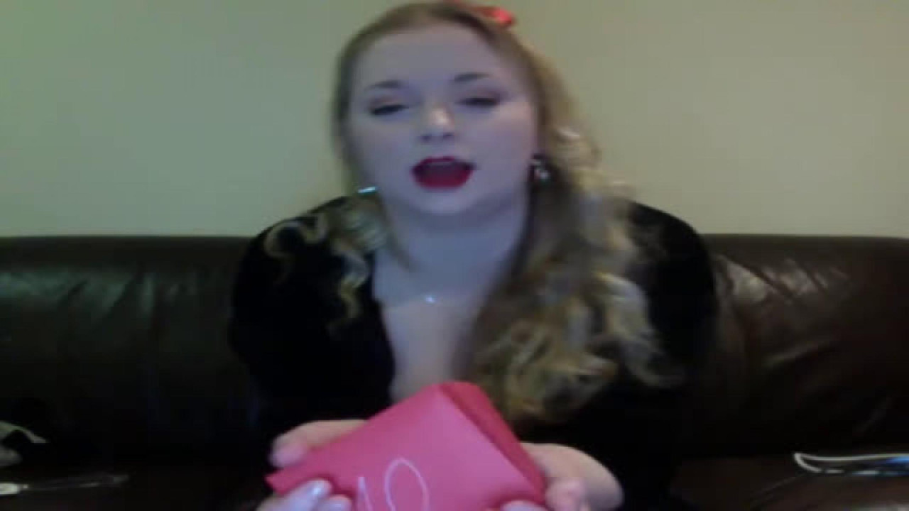 blondiebusty [2017-12-22 00:05:14]