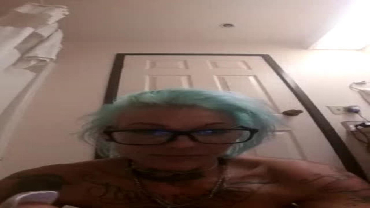 SluttySquitt [2017-11-16 09:28:29]