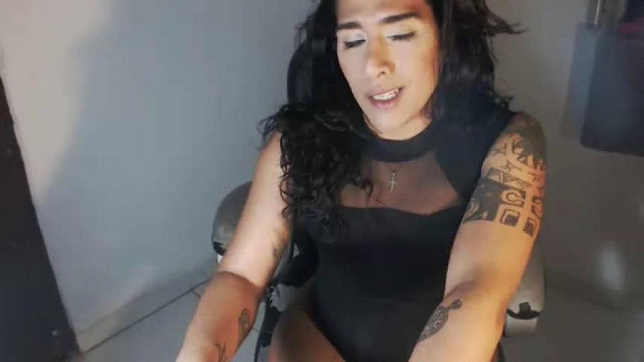 latindivinextsbigcum#latina [2017/07/21 22:25:27]