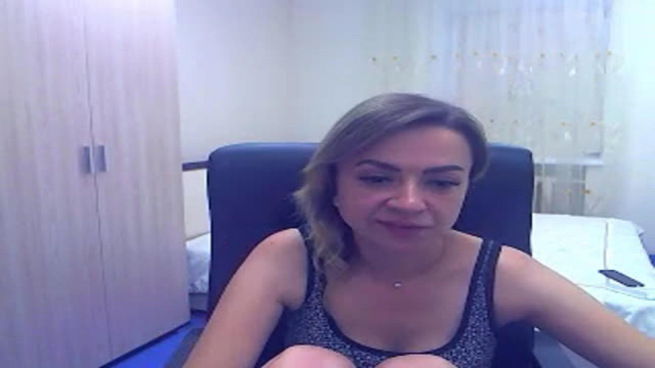 BlueMagic_19 MyFreeCams [2018-05-05 22:31:50]