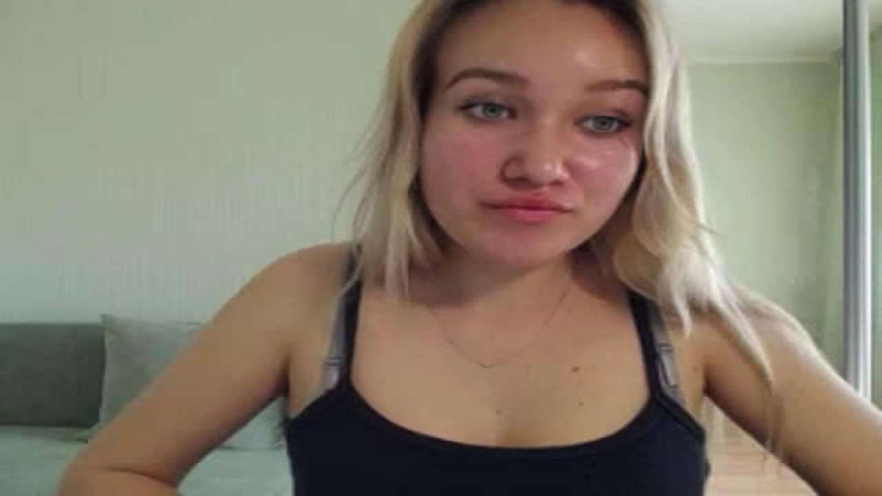 EmmaSweet_ MyFreeCams [2018-04-18 13:50:59]