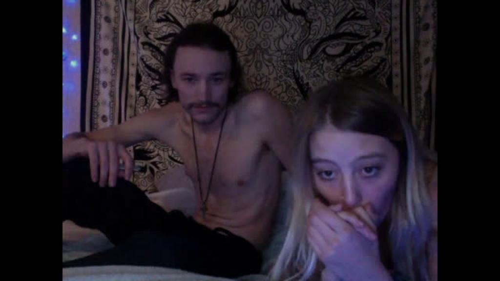 naughtycouplexxx420 [2020-01-01 04:50:27]