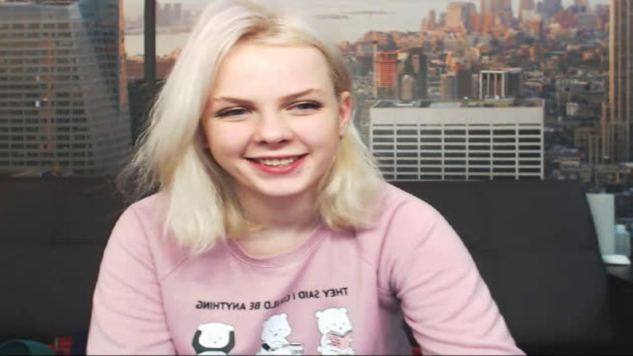AdriannaCruzz MyFreeCams [2018-04-13 06:05:50]