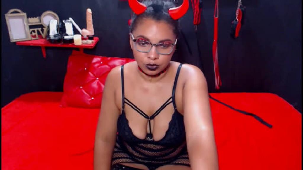 SUfetishwoman [2019-09-03 00:29:27]